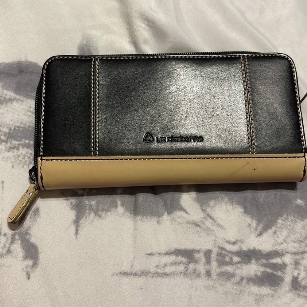 Liz Claiborne black and beige leather wallet
